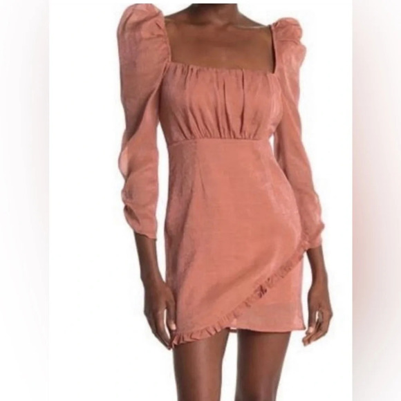 NWOT ASTR the label|| Maeve Shimmer Peach Mini Dress.W/ puff sleeves Hol… - Picture 2 of 11